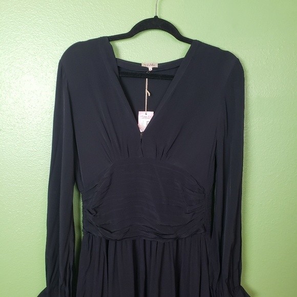 Women's NWT Black Short Viscose Dress By Timo size Medium - Picture 10 of 13